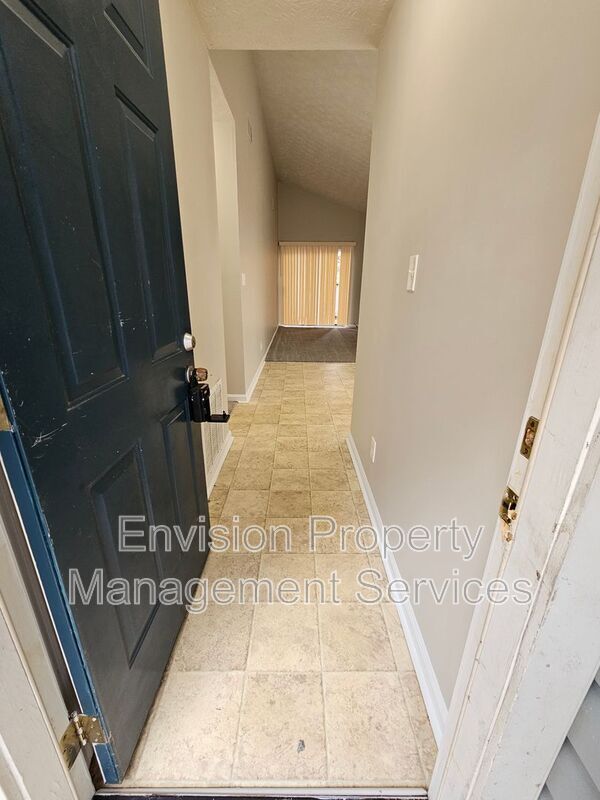 Foto del edificio - 8577 Pineview Ln