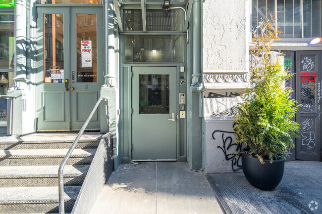 Entrance - 8 Greene St