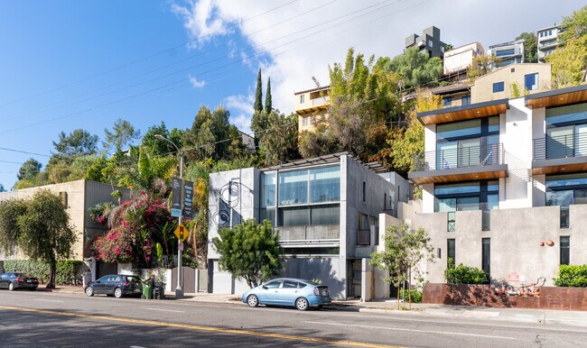 Foto del edificio - 2235 Hyperion Ave