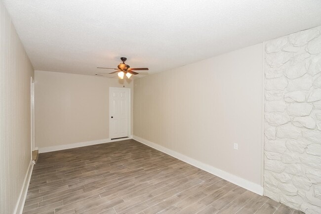 Foto del edificio - 5403 Clinchport Cir