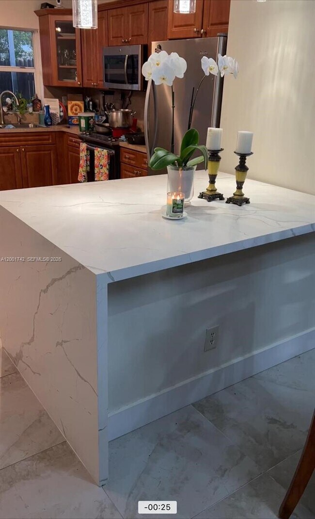 Foto del edificio - 1425 NW 124th Ave