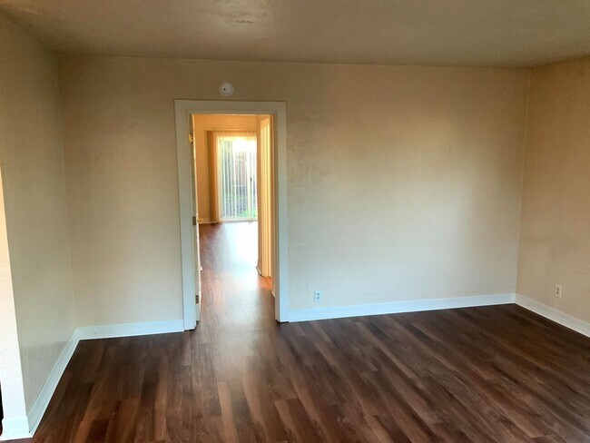 Foto del edificio - 1 Bedroom Duplex in Midtown Near the Whit