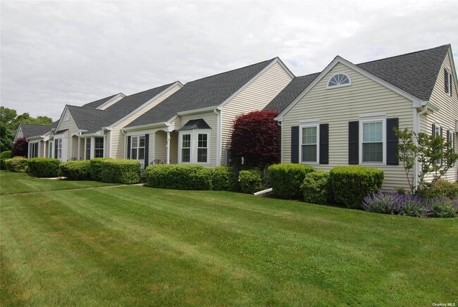 Building Photo - 2555 Youngs Ave