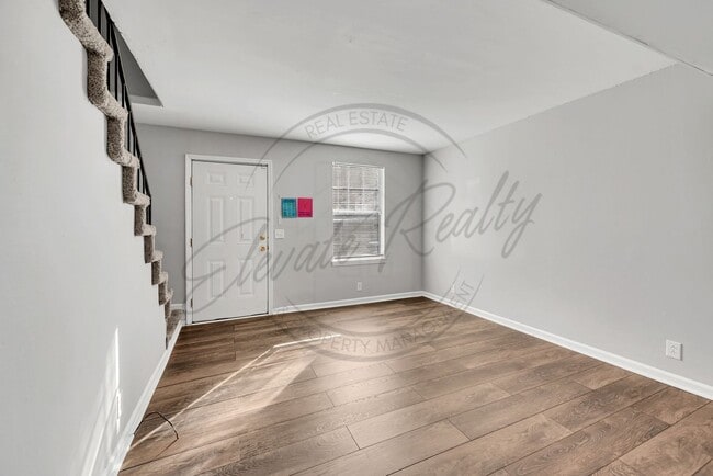 Foto del edificio - Two Bedroom Duplex near Trinity Hills in Nashville!