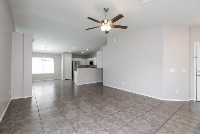 Building Photo - 5727 S 17th Ave