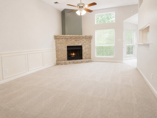 Foto del edificio - 3307 Rushwood Ln