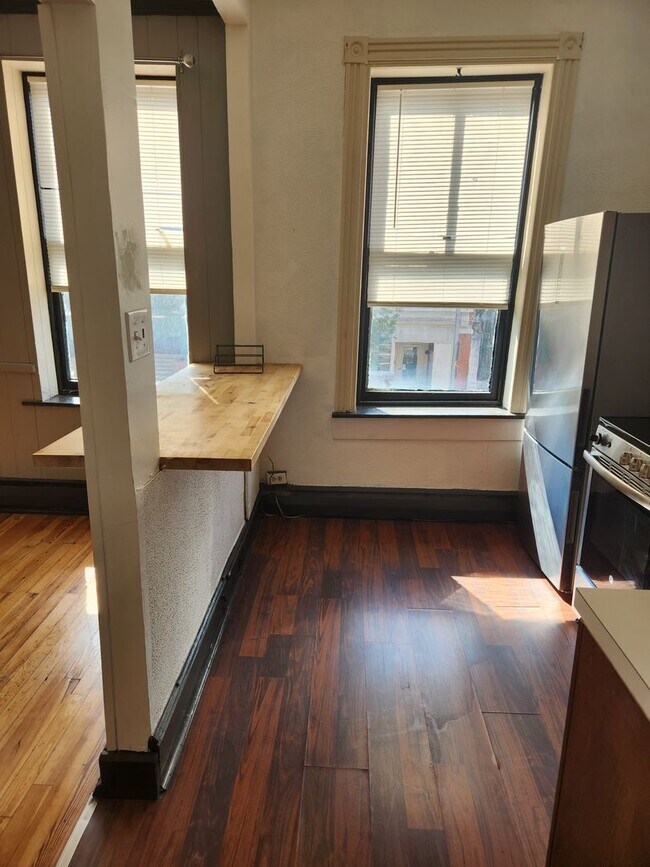 Foto del edificio - 139 E Market St