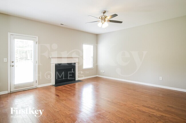 Foto del edificio - 9613 Rothman Ln