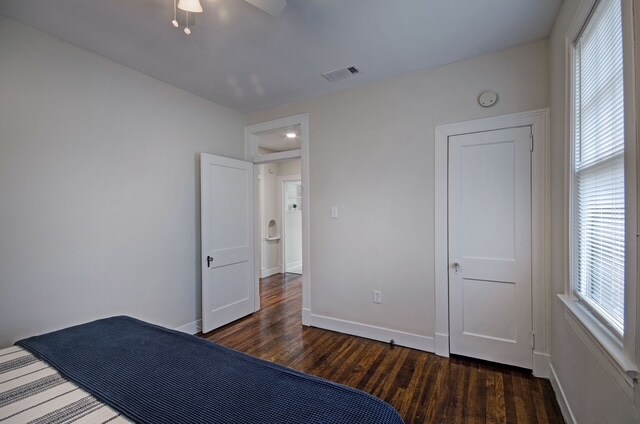 Building Photo - 209 W Leake St