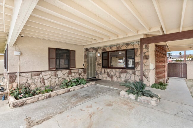 Foto del edificio - 82172 Sierra Ave