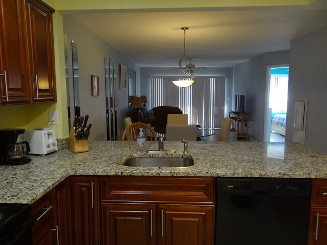 Building Photo - 2 br, 2 bath House - 23465 Harborview Road...