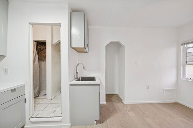 Foto del edificio - 5371 Louis Pl