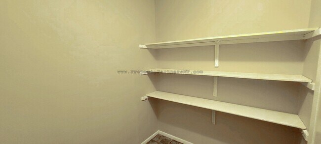 Building Photo - 413 S 20th Ave