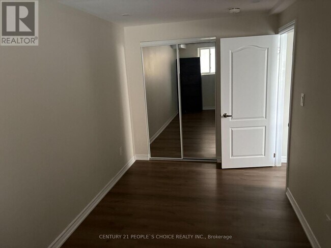 Photo du bâtiment - 11 Portrush Trail