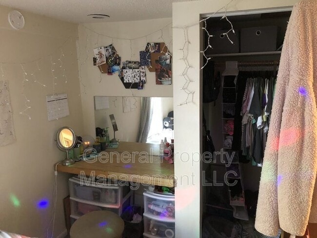 Foto del edificio - 3 bedroom 1 bathroom on Water street and n...