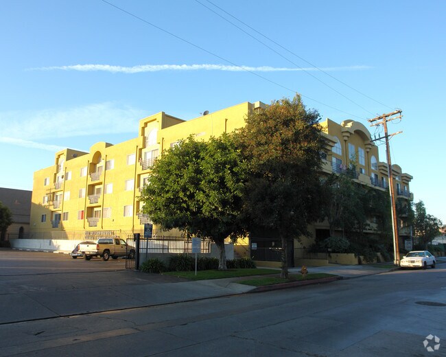 Foto del edificio - Carlyle Court