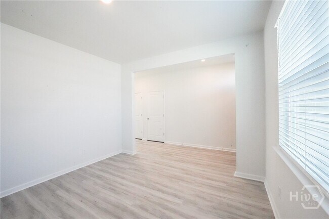 Building Photo - 146 Kraft Kove