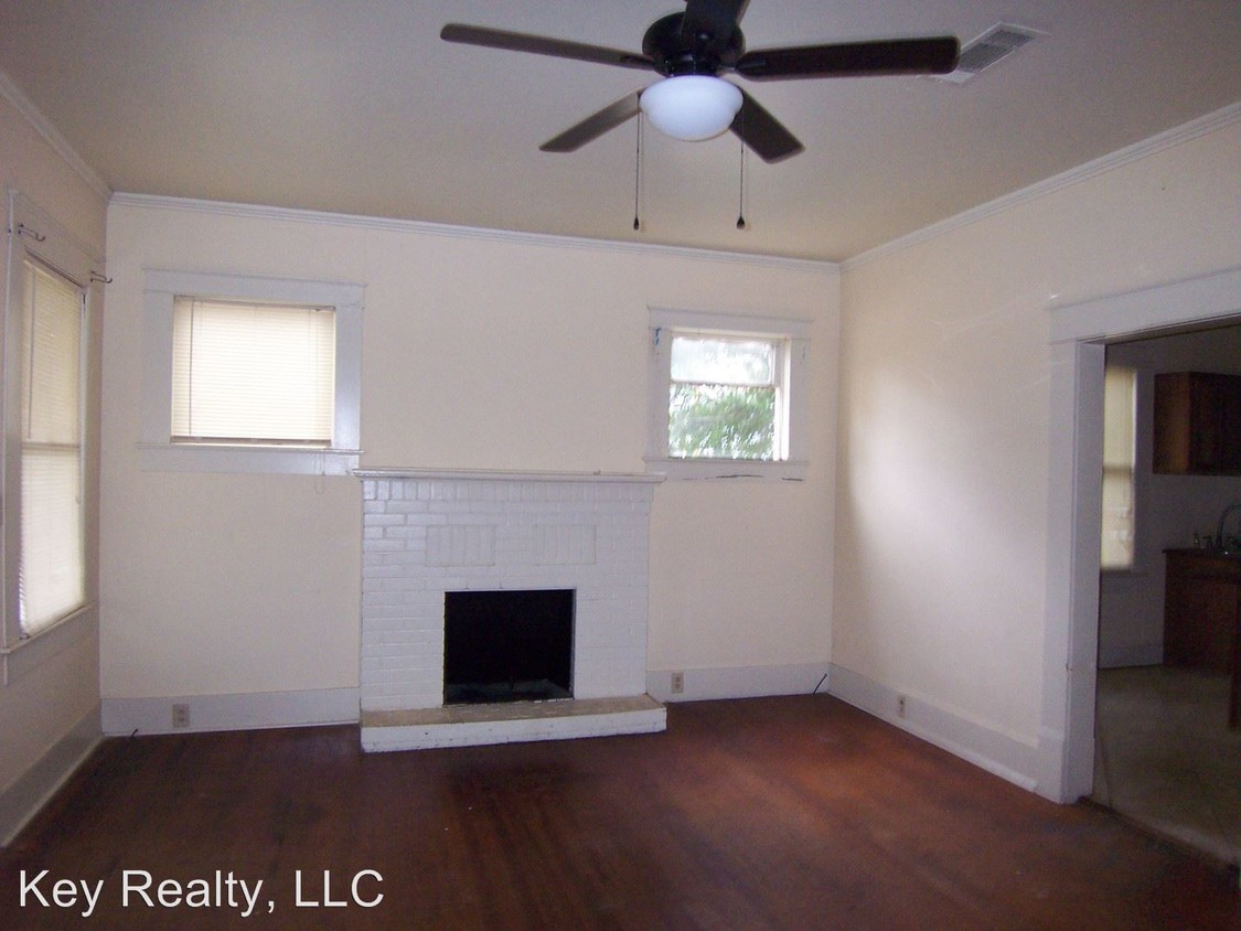 Building Photo - 3 br, 1 bath House - 305 Chester Street