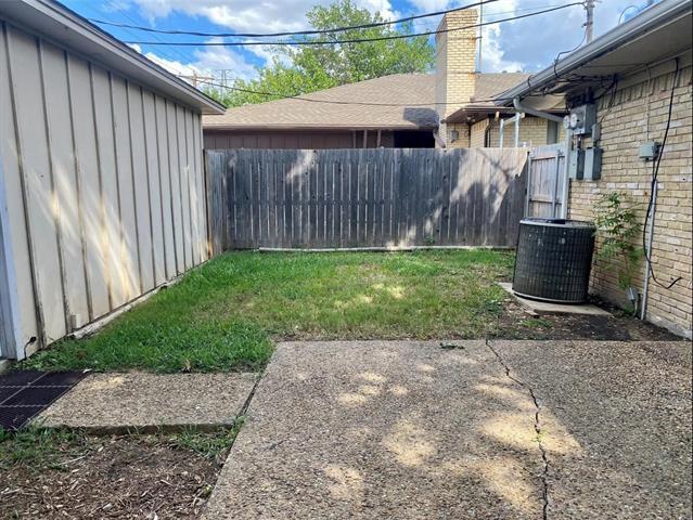 Building Photo - 7621 Dentcrest Dr