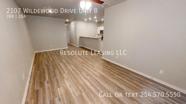 Building Photo - 2107 Wildewood Dr