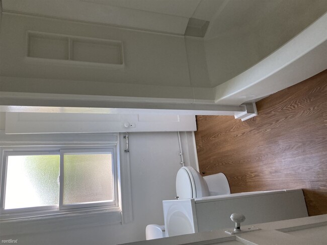 Building Photo - 2 br, 1 bath Duplex - Crafton Heights Clos...