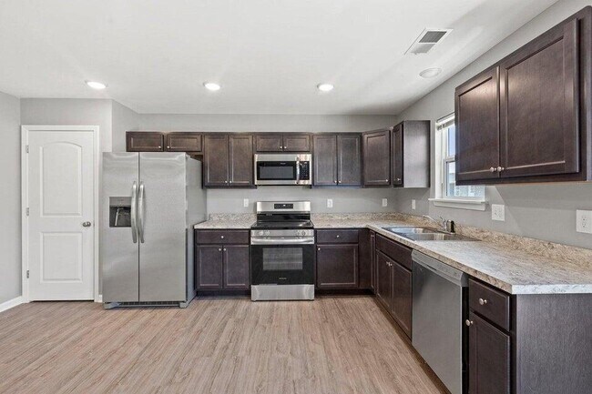 Foto del edificio - 8141 Driftwood Lp