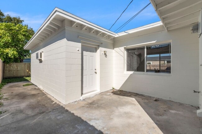 Foto del edificio - Available NOW