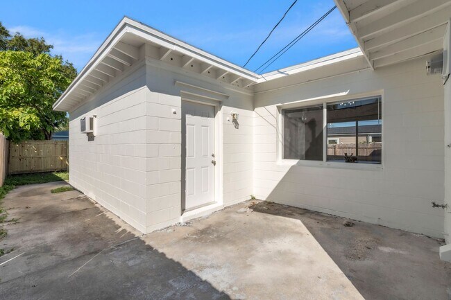 Foto del edificio - Available NOW