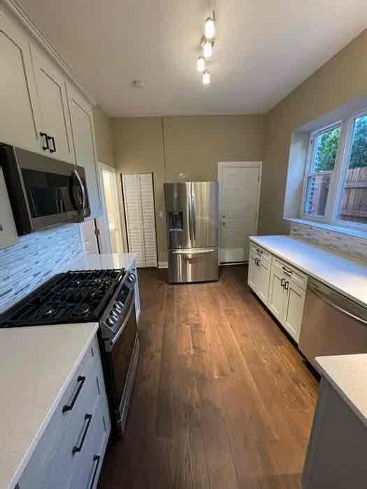 Foto principal - 4563 S McDowell Ave