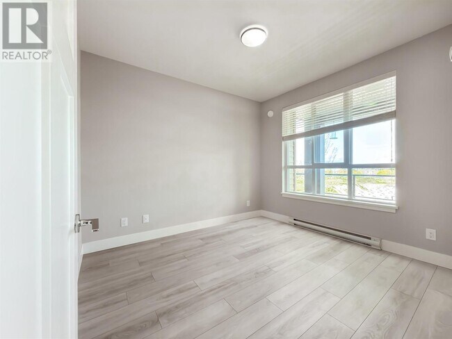 Building Photo - 4690-4690 Hawk Ln