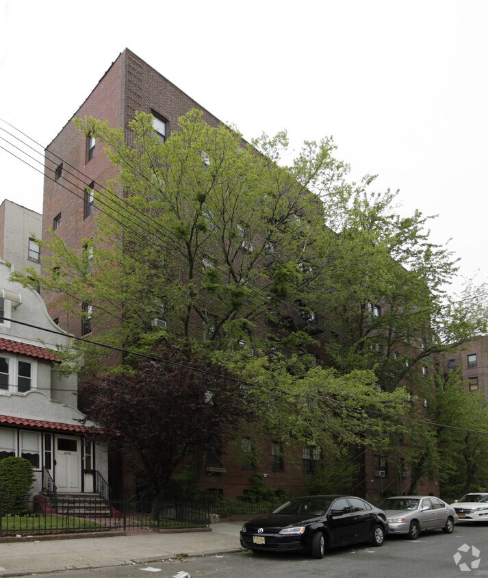 Foto del edificio - 2250 83rd St