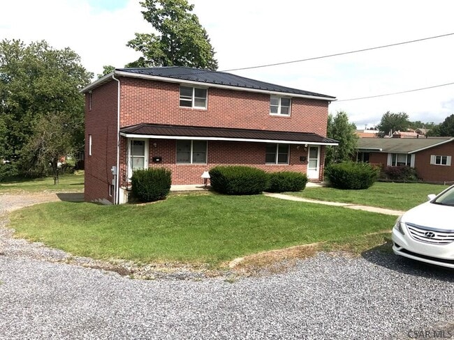 Building Photo - 310-312 Chrysler Ave