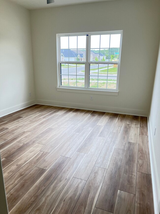 Building Photo - 381 S Benchmark Ln