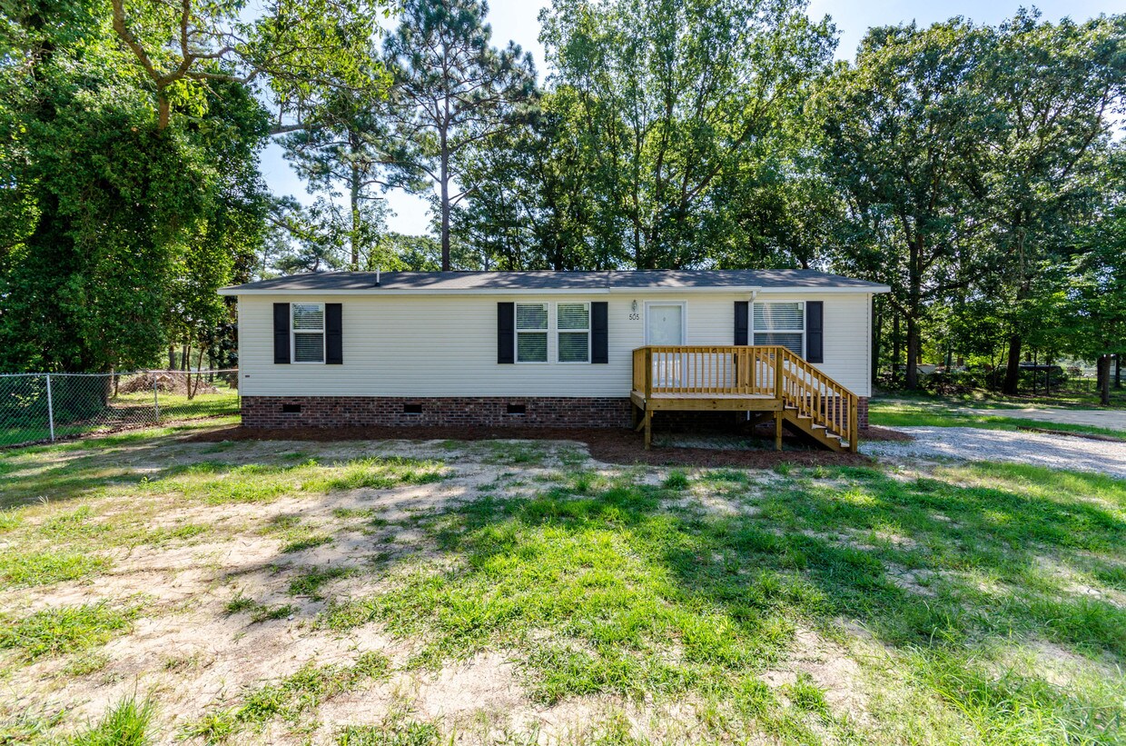 505 Greenwood Dr, Richlands, NC 28574 House Rental in Richlands, NC