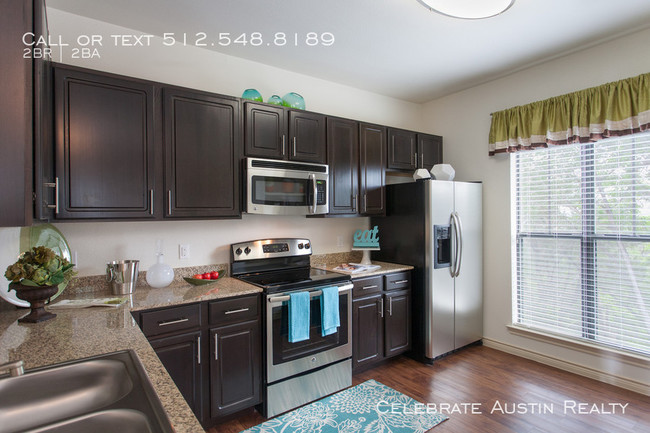 Building Photo - Open Floor Concept Luxury Amenities