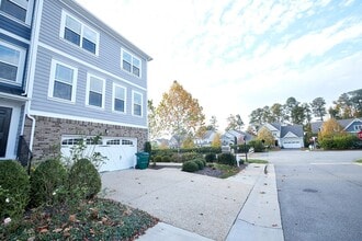 Building Photo - 11425 Hayloft Ln