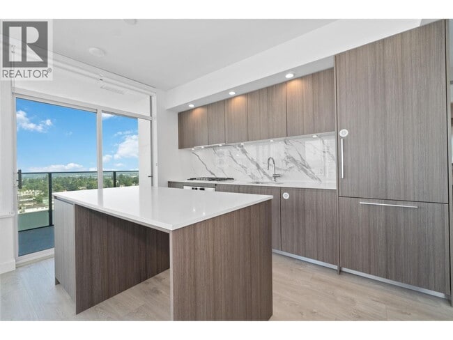 Building Photo - 6463 Silver Ave