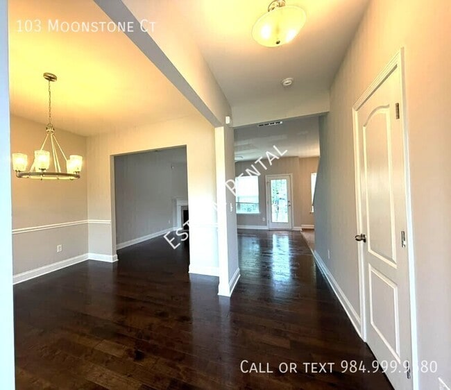 Building Photo - 103 Moonstone Ct