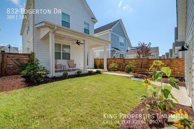 Building Photo - 832 Edgerton Dr
