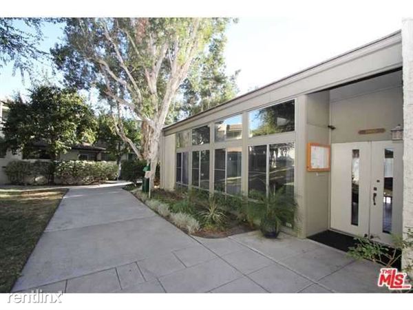 Building Photo - 11744 Moorpark St