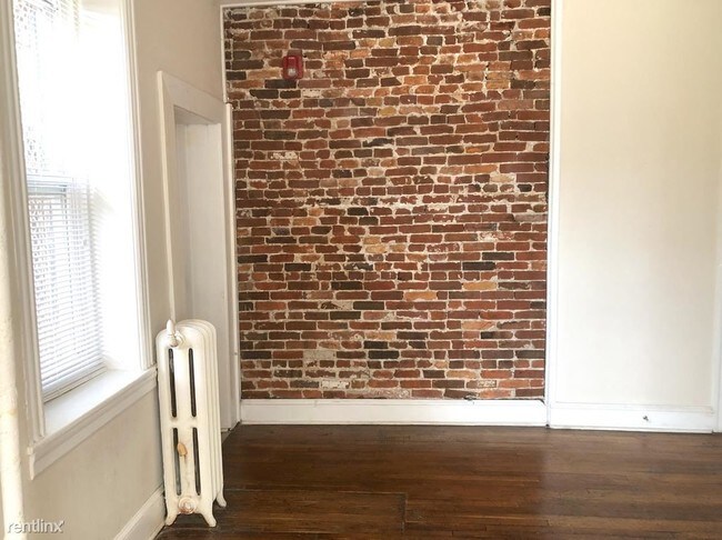 Building Photo - 4400 Walnut St