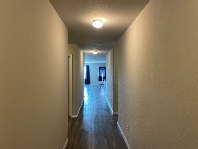 Building Photo - AVAILABLE IN BULVERDE!  In Hidden Trails S...