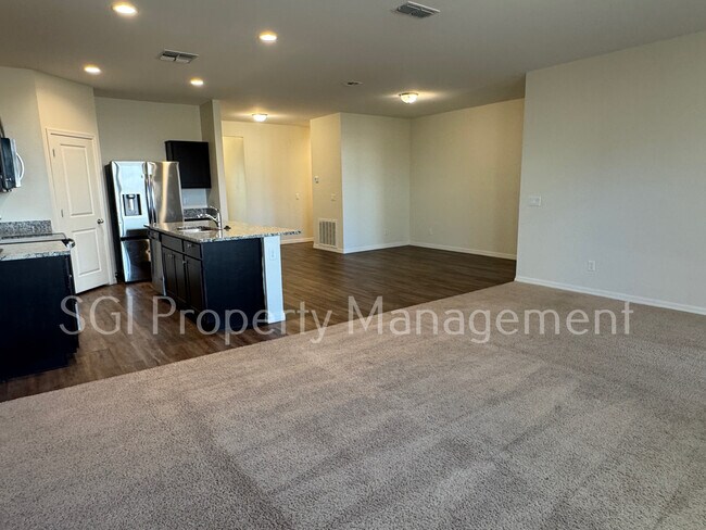 Foto del edificio - 2380 E Santa Ynez Dr