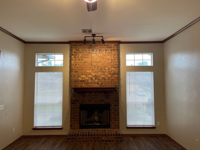 Photo - 3 bed, 2 bath w/ 2 car garage home for ren...