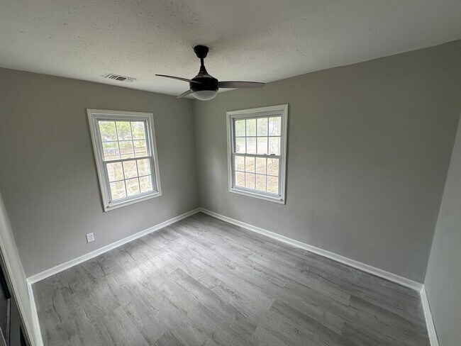 Building Photo - 2932 Abelia Dr