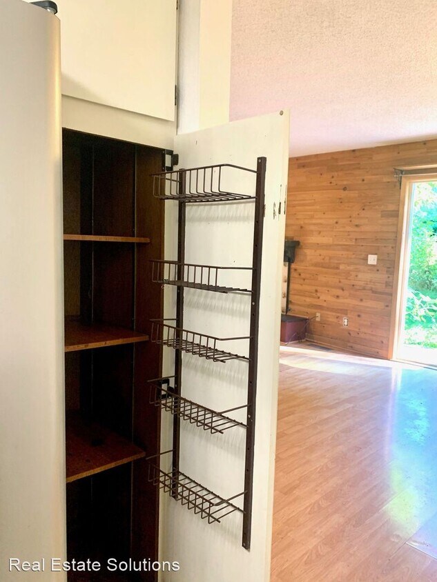 Primary Photo - 3 br, 1.5 bath House - 7004 Meteor Ct.