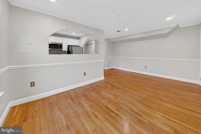 Building Photo - 401 Evarts St NE