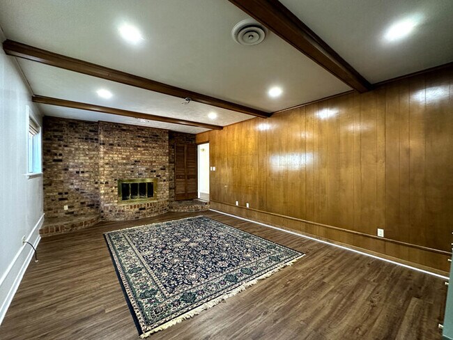 Building Photo - 408 Mimosa Dr