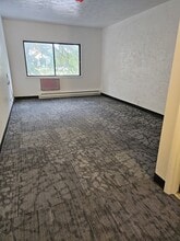 Building Photo - 1300 W Russell St