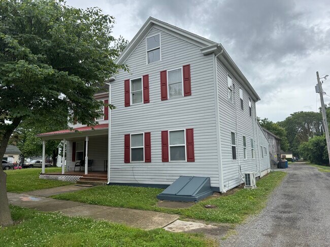 Foto del edificio - 106 W Railroad Ave